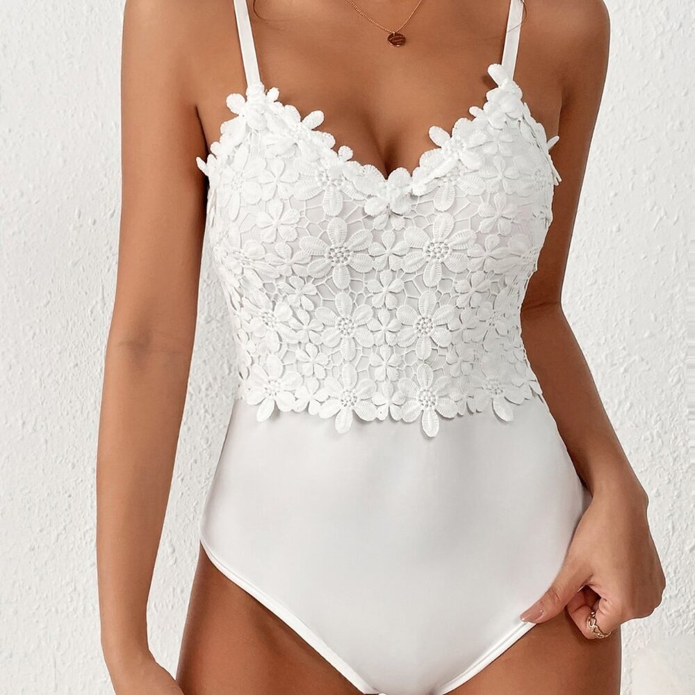 White Elegant Women's Lace Patchwork Bodysuit